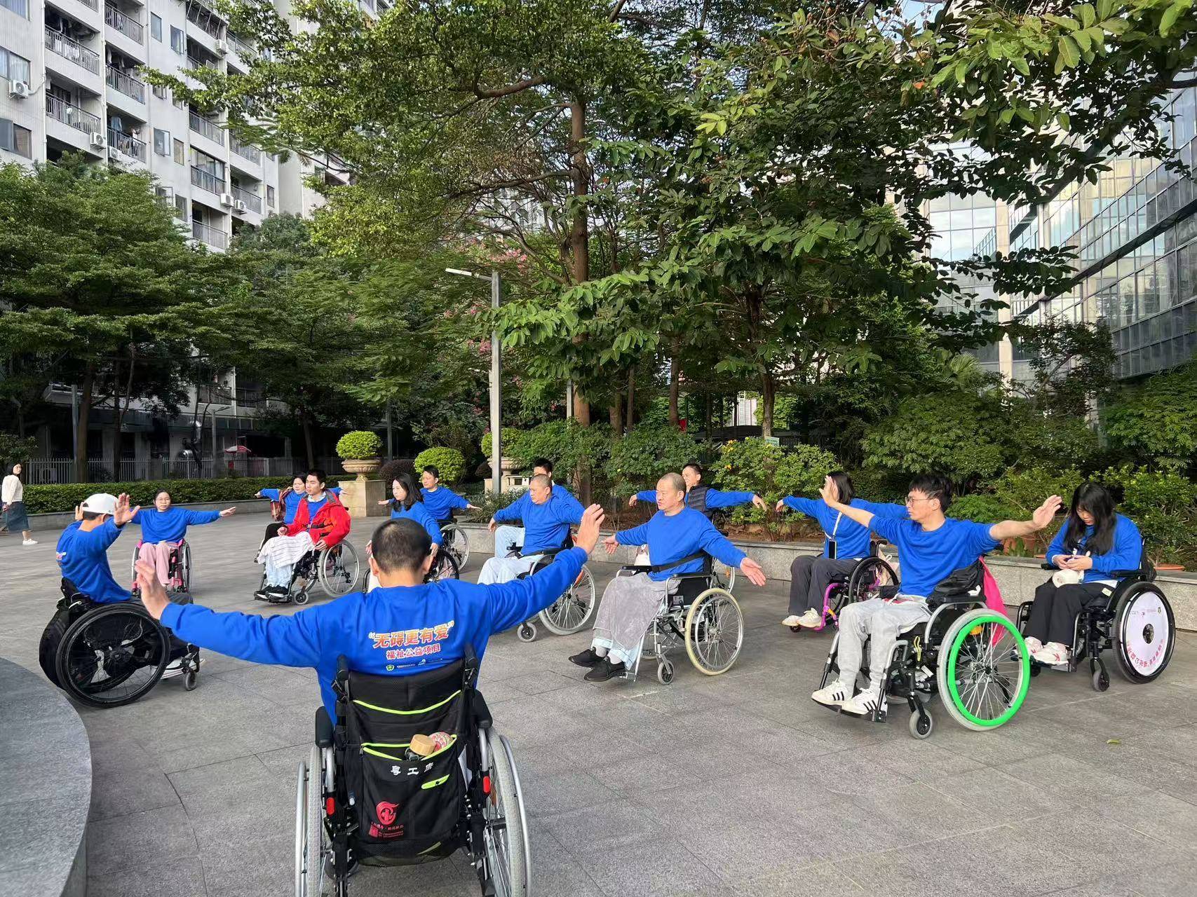 爱游戏体育-独行侠中锋接受右脚骨刺清理手术预计训练营前康复