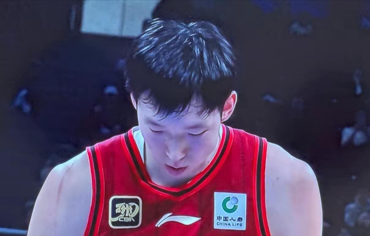中国男篮14人前往沙特备战亚洲杯周琦缺阵